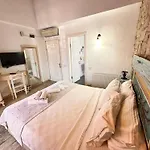 Asma Alacati Çeşme